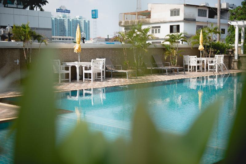 Forum Park Hotel Bangkok Bagian luar foto