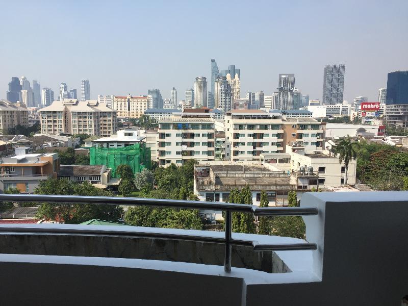 Forum Park Hotel Bangkok Bagian luar foto